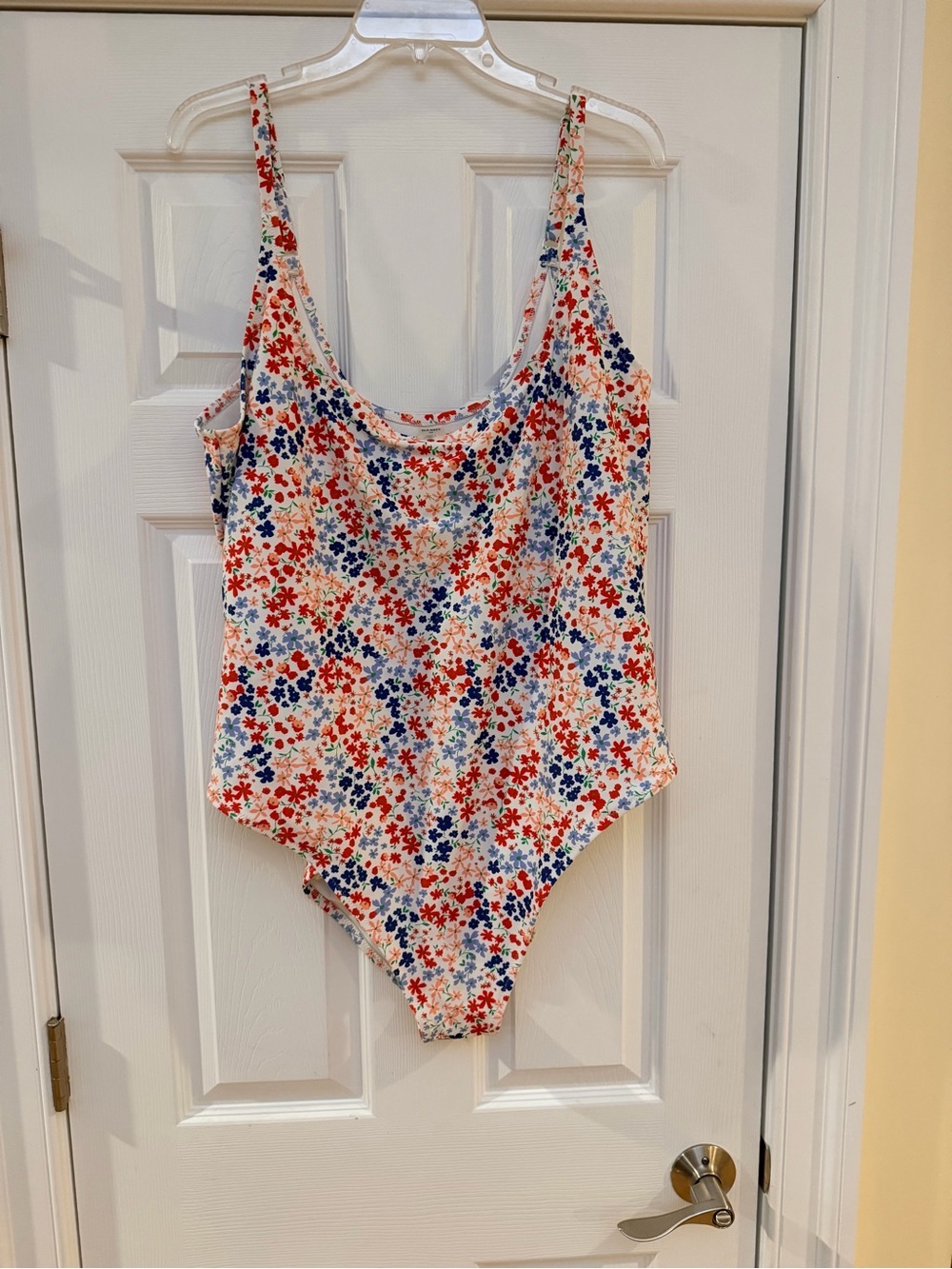 Women's Size 3X "Old Navy" White One-Piece Swimsuit with Red & Blue Floral Print